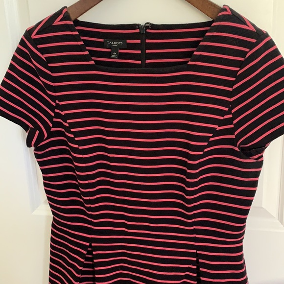 Talbots adorable fit and flare dress size 6 P - Picture 2 of 6